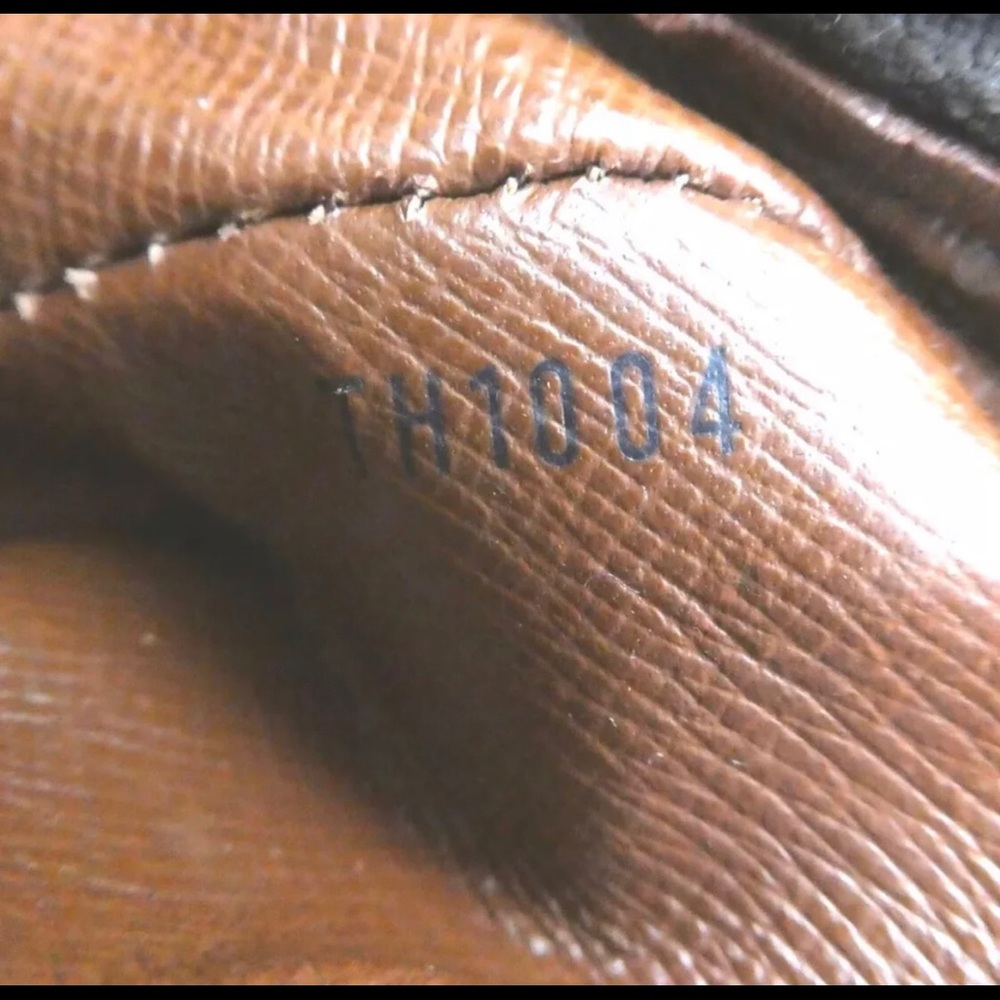 Louis Vuitton Amazon - Picture 4 of 6